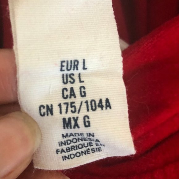 Red Velvet Hoodie - Picture 9 of 10